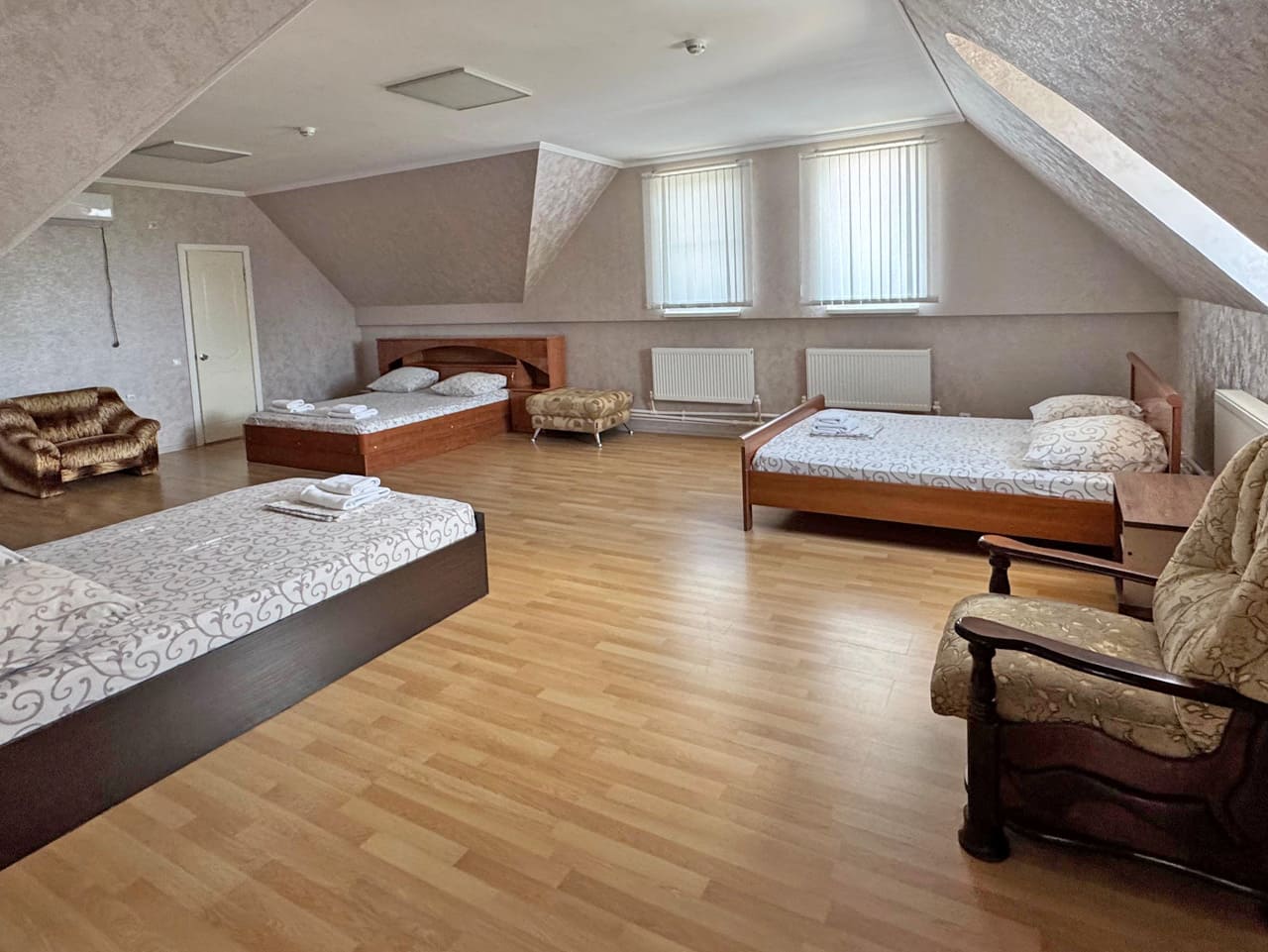 Номер 11. Семейный номер. Гостиница «Катюша», г. Миллерово, ул. Крупской, д. 91, трасса М-4 «ДОН».